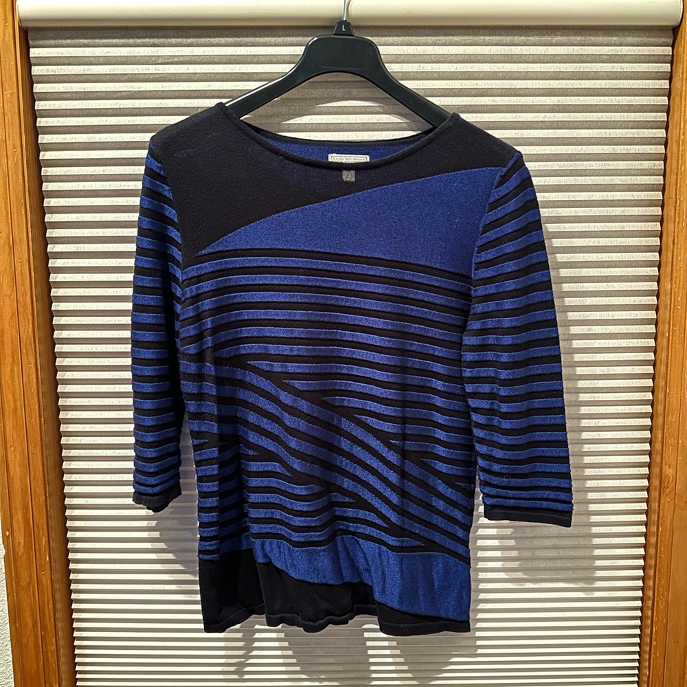 Woman’s long sleeve dress top